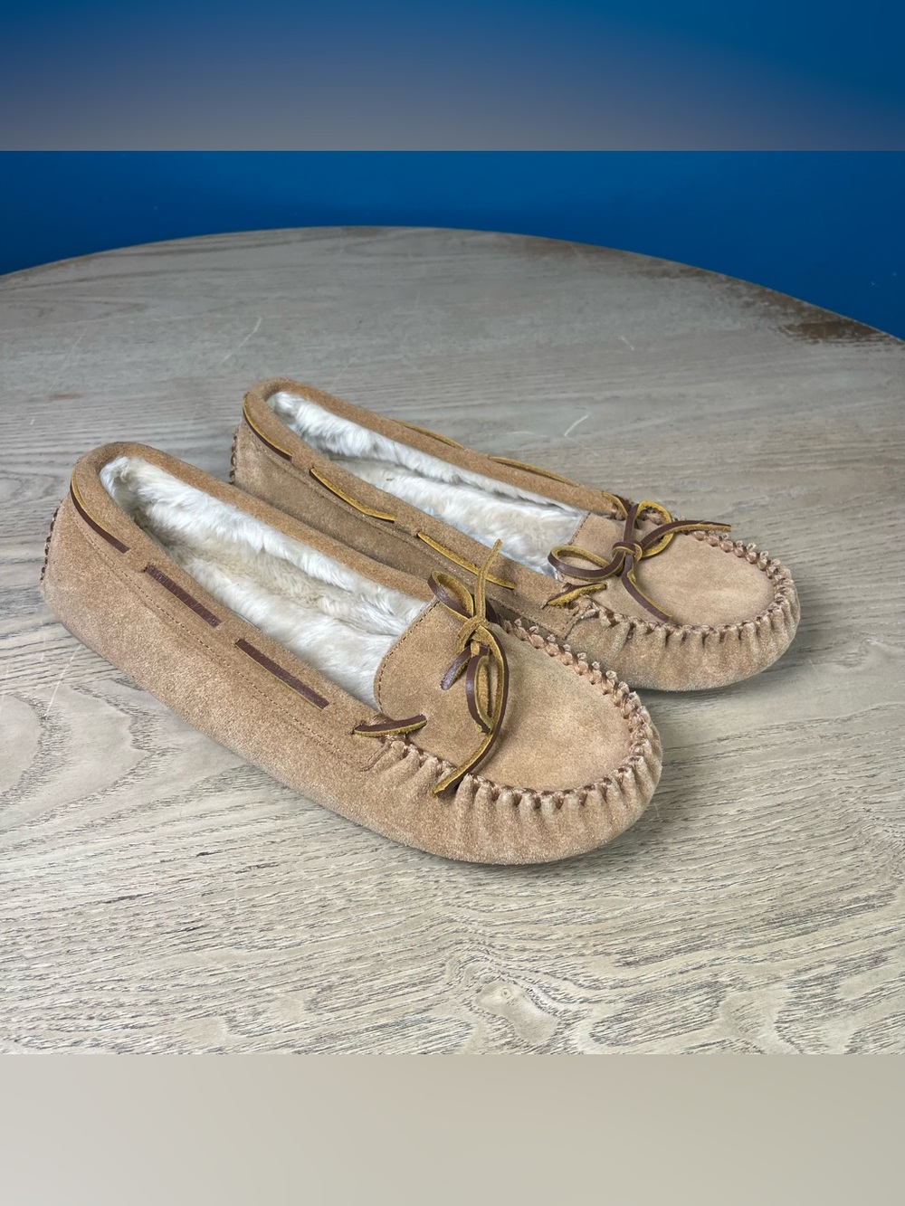 Minnetonka Women’s Cally Suede Moccasin Slippers Faux Fur Tan Cinnamon Size 10